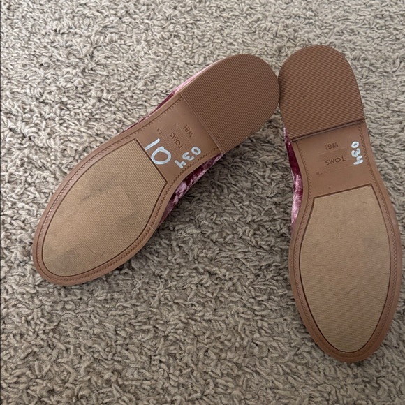TOMS Pink Velvet Ankle Boots - Picture 6 of 6